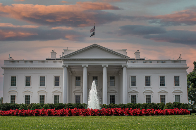 Jengo la Ikulu ya Marekani- almaarufu White House